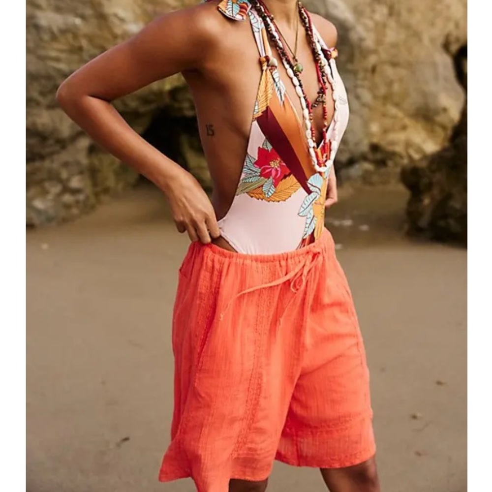 NWOT Seaside shorts by Free People in size Small - Picture 2 of 7